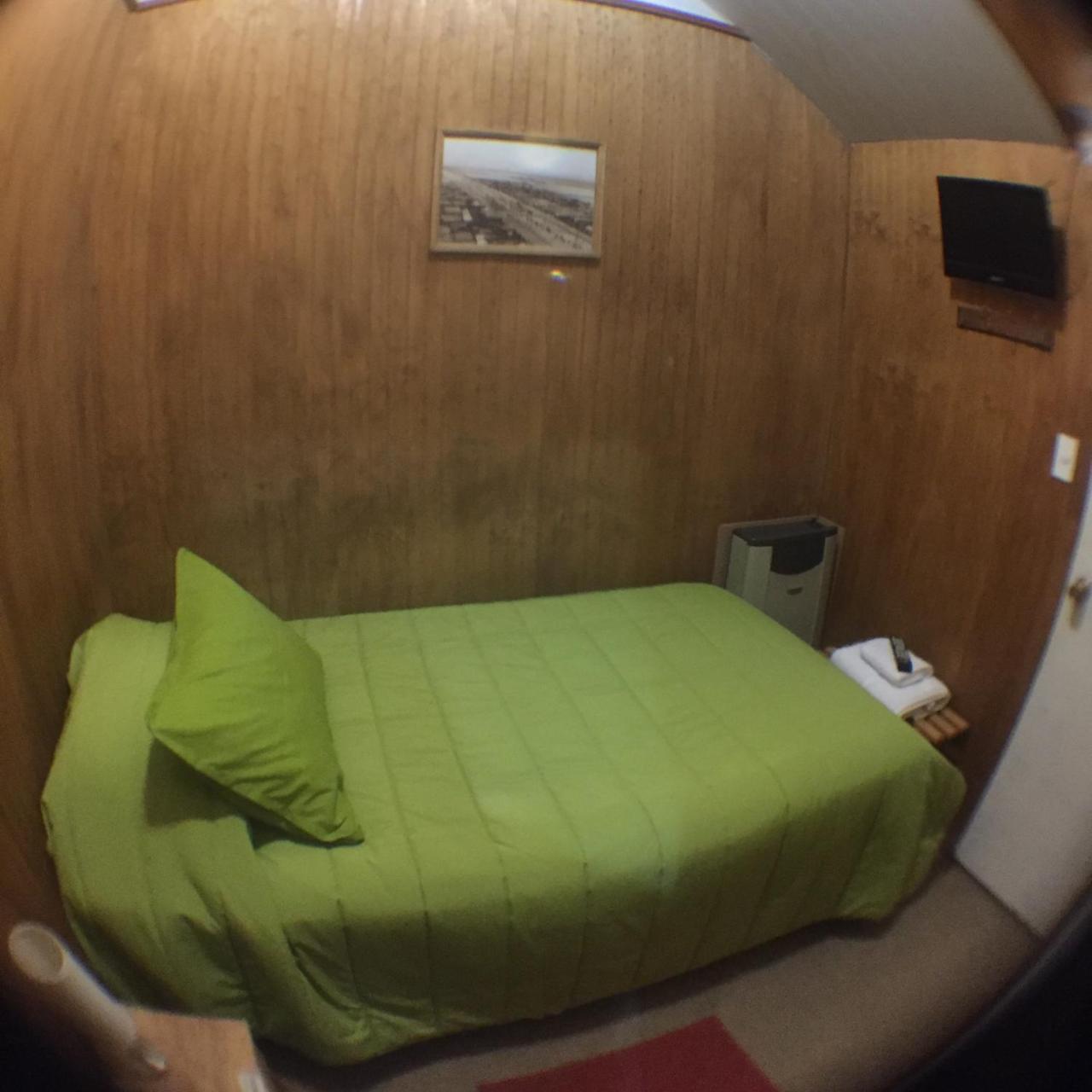 Hostal Chalet Las Violetas Punta Arenas Ngoại thất bức ảnh