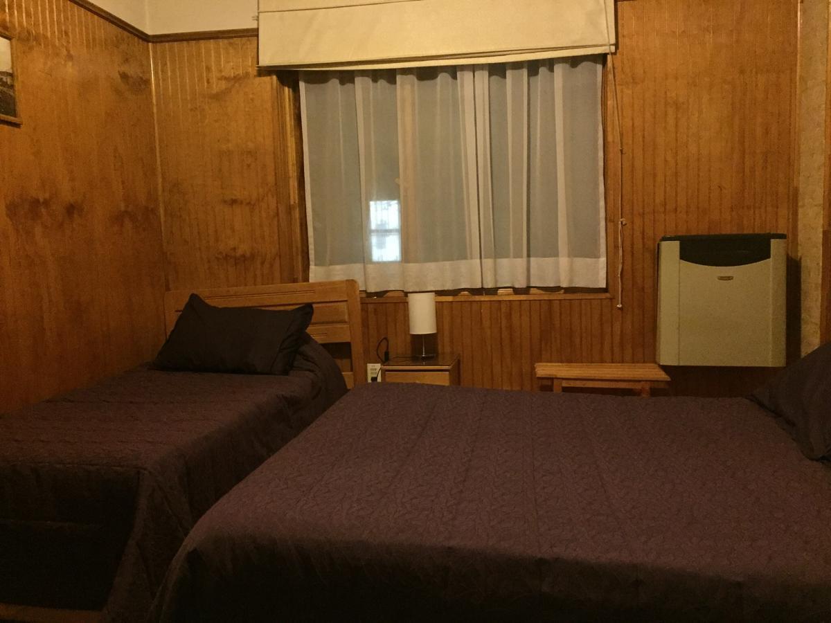 Hostal Chalet Las Violetas Punta Arenas Ngoại thất bức ảnh